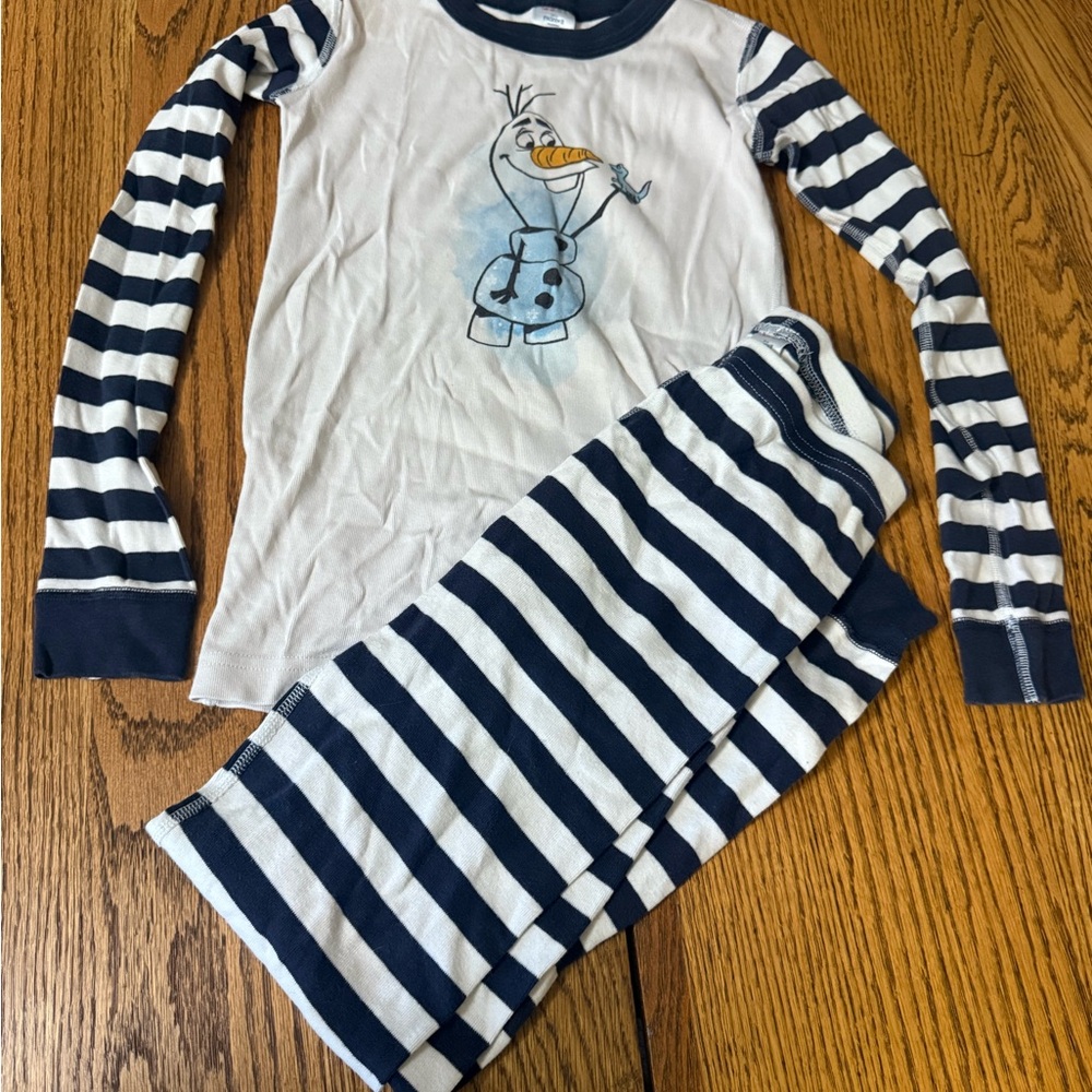 Hanna Andersson Frozen Kids Striped Pajamas with olaf Design